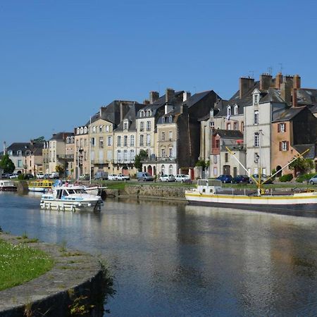 Spacieux T3 Lumineux Dans Quartier Historique Avec Wifi Redon Exteriér fotografie